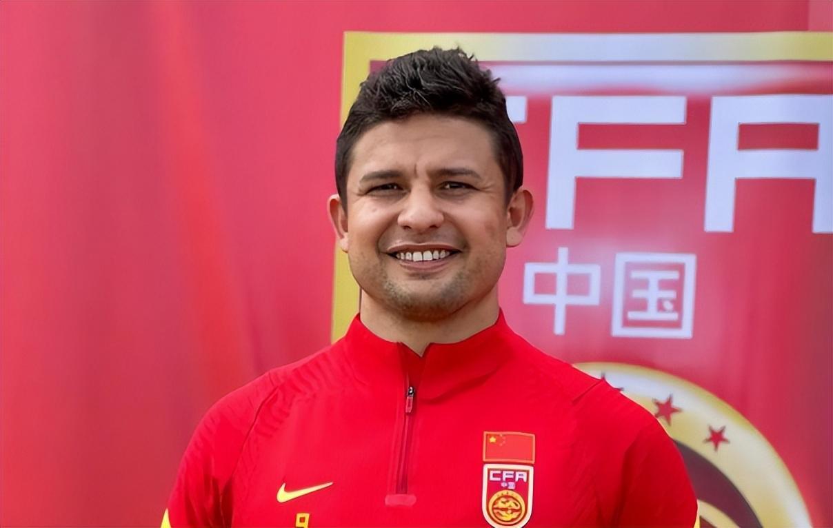 开云体育app下载-艾克森做出重要决定！晒出了自己曾效力球队的球衣，引发热议