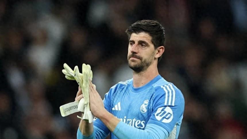 开云体育app下载-库尔图瓦长传助巴尔韦德破门，加冕欧冠历史“助攻王”门将